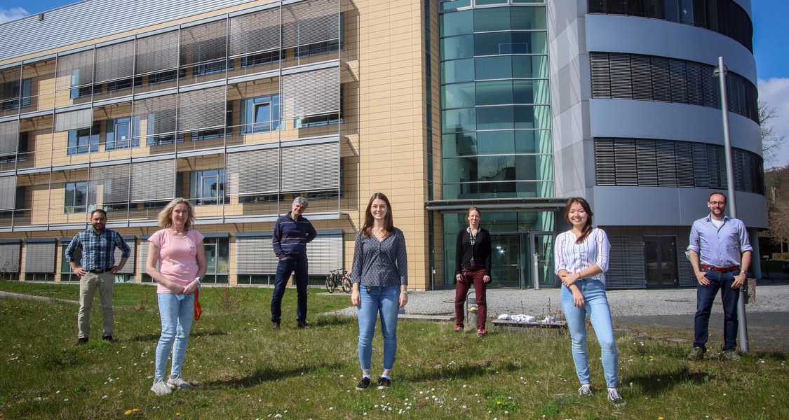 Wie Impfungen gegen das grassierende Coronavirus sich bei Hochbetagten auswirken, ermittelte ein Forschungsteam aus dem Institut für Medizinische Mikrobiologie und Krankenhaushygiene sowie dem Institut für Virologie der Universität Marburg. (Foto: Thorsten Richter