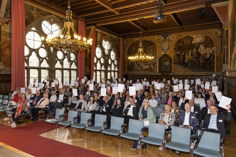 Gruppenbild Promotionsjubilare in der Alten Aula