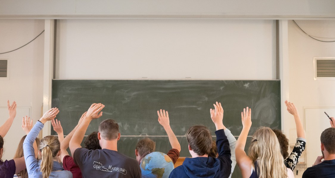 Studierende Tafel Melden